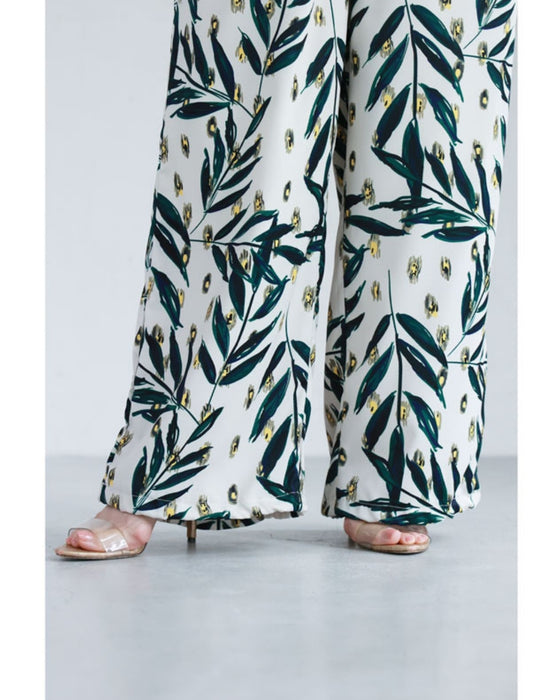 2-way design with a cinched hem. Wide pants with the feel of fireflies dancing on a summer night