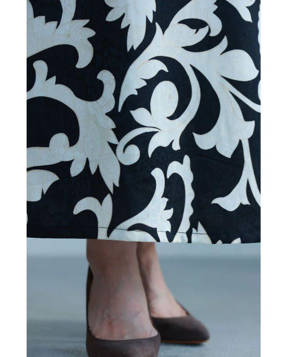 Elegant ivy pattern straight skirt with back slit