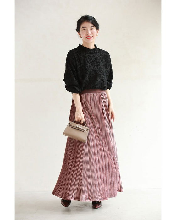 ふんわり纏う黒花レースプルオーバートップス