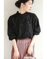 ふんわり纏う黒花レースプルオーバートップス