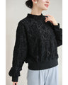 ふんわり纏う黒花レースプルオーバートップス