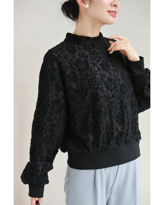 ふんわり纏う黒花レースプルオーバートップス