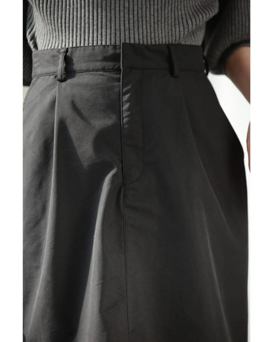 Mermaid-line long skirt with flared lace