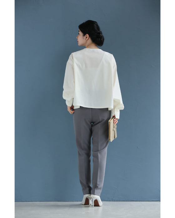 流れるホイップクリームフリルのブラウストップス