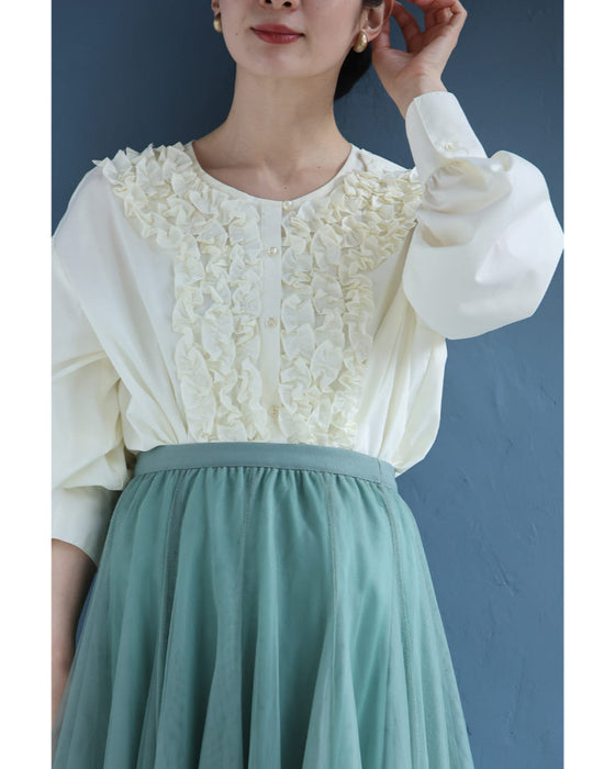 流れるホイップクリームフリルのブラウストップス