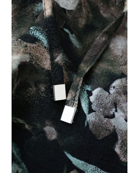 裾が絞れる2way。リラクシーな滲み花パンツ