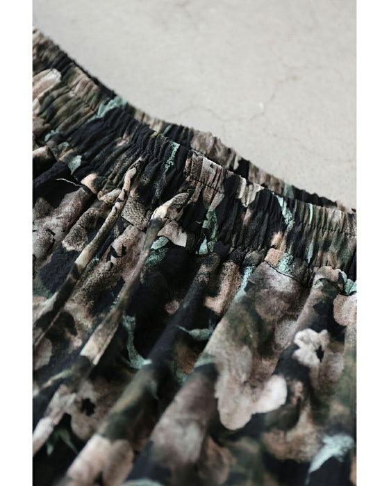 裾が絞れる2way。リラクシーな滲み花パンツ