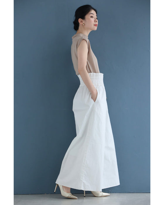 よく伸びるシャーリングウエストのワイドパンツ