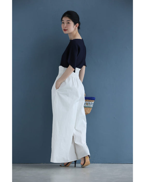 よく伸びるシャーリングウエストのワイドパンツ