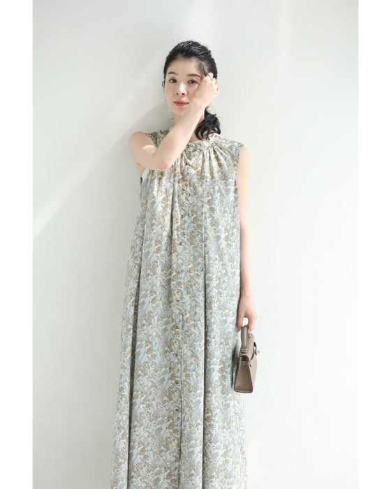 首元タックの淡いボタニカル柄ロングワンピース