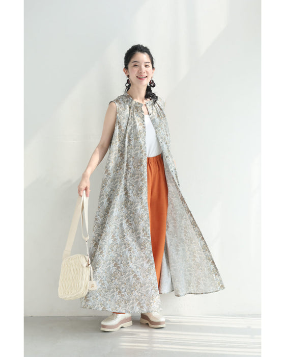 首元タックの淡いボタニカル柄ロングワンピース
