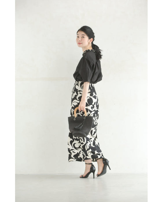 首周り囲むパールネックシャツトップス