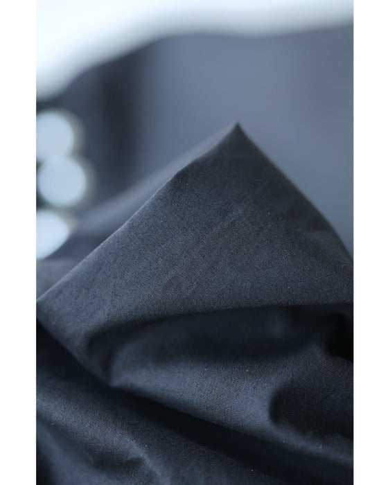 首周り囲むパールネックシャツトップス