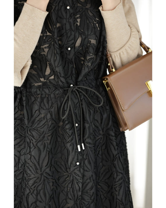 花模様が浮かび上がるシアーロングジレベスト