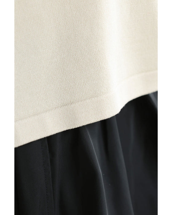 繋がり合う花刺繍のドルマンニットカットソートップス