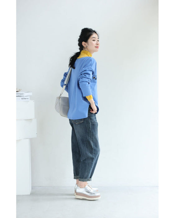 連なるパンチングフラワーのプルオーバートップス