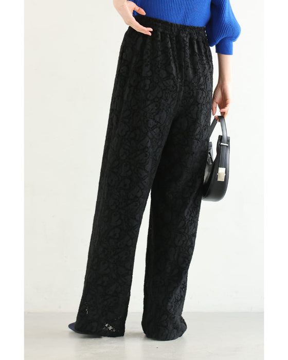 フロッキー加工の柄浮き立つレースワイドパンツ