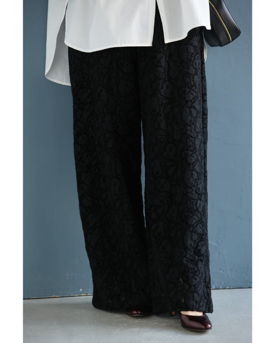 フロッキー加工の柄浮き立つレースワイドパンツ