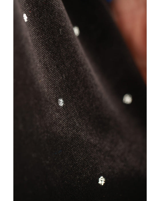 ささやかな煌めき放つドット柄ベロアパンツ