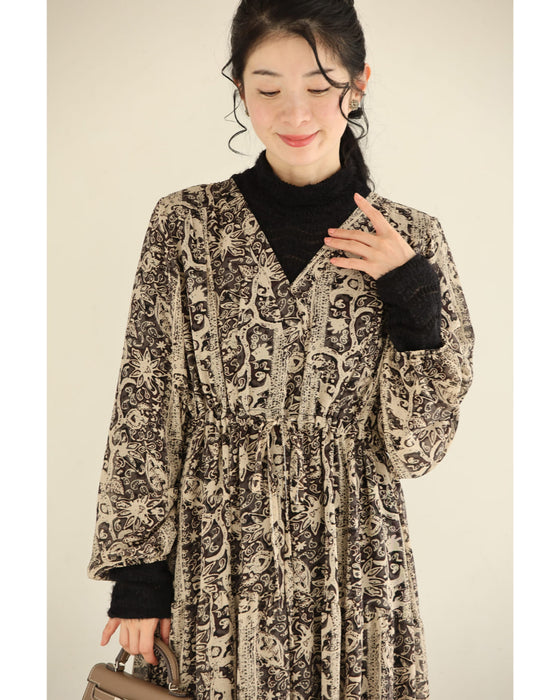 波うつラインの起毛レースインナートップス