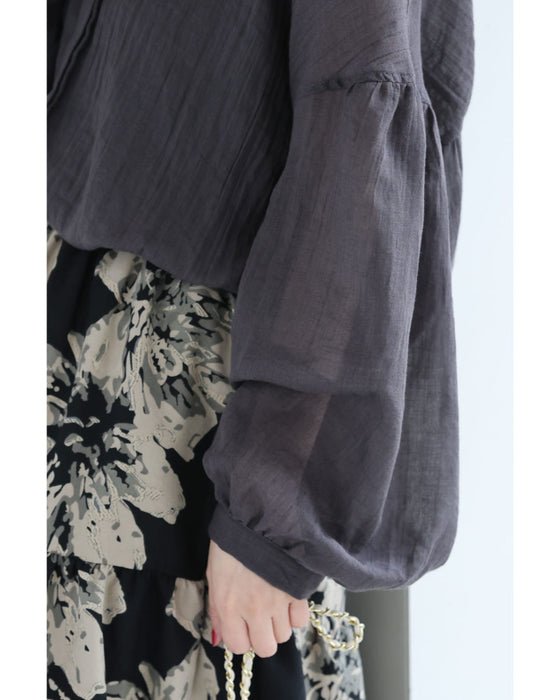 ふんわり風を纏うシアーロングシャツトップス