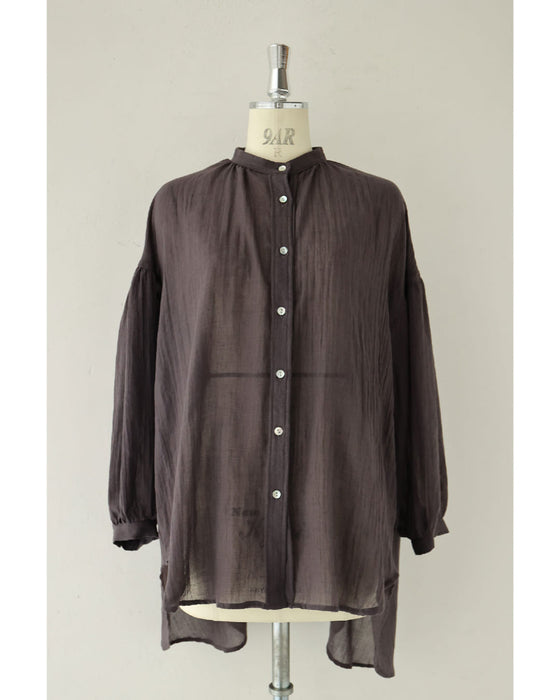 ふんわり風を纏うシアーロングシャツトップス