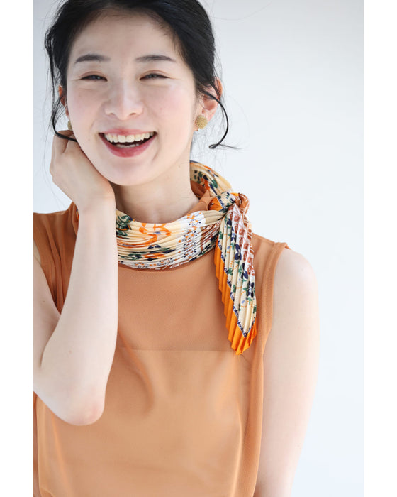 色彩豊かなエスニック柄プリーツスカーフ