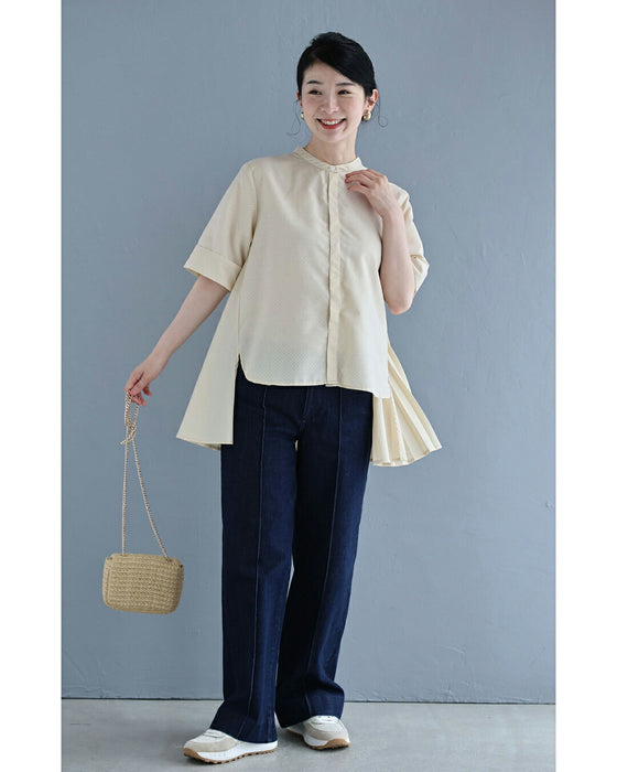 パンチング生地のバックプリーツブラウス