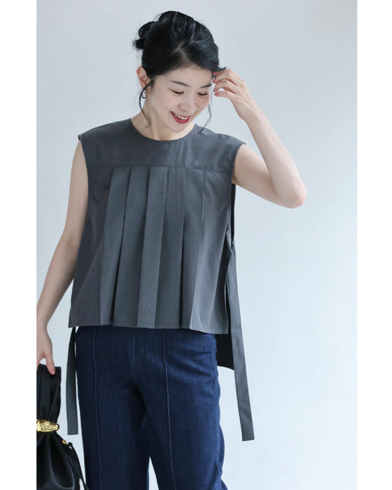 横開きプリーツのベスト風トップス