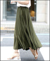 Shiny pleated pants to elevate your outfit