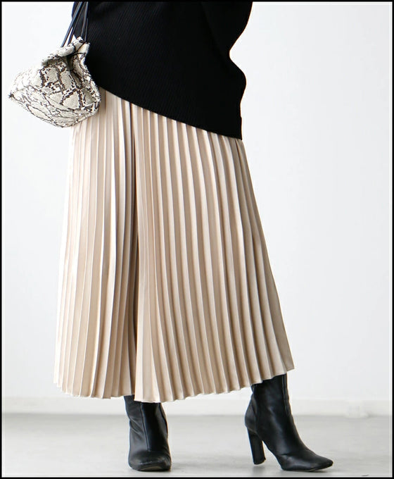 【アウトレット返品交換不可】いつものコーデを格上げ艶プリーツパンツ