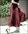 Shiny pleated pants to elevate your outfit