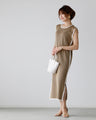 Great slimming effect! A color-coordinated dress that will make you look slimmer