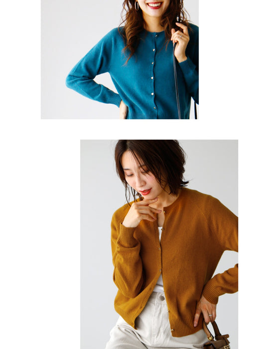 さりげなさが大人。ちょっと可愛いハートボタンカーデ