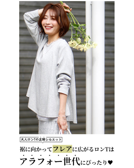 The perfect long-sleeved T-shirt for the 40s generation