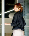 Create a tight waistline! A short-length outerwear 