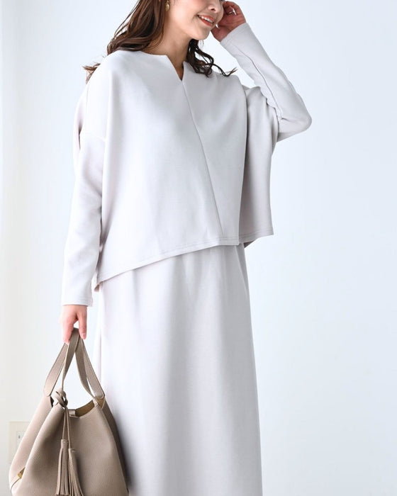 Perfect for travel or long commutes. A comfortable set for your trip. Skirt set