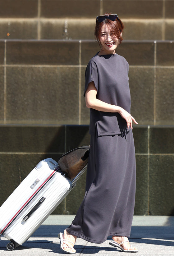 Perfect for travel or long commutes. A comfortable set for your trip. Skirt set