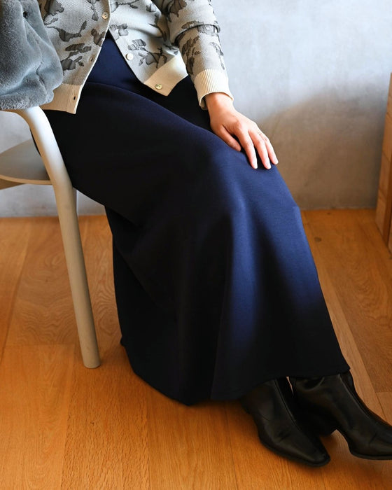 Perfect for travel or long commutes. A comfortable set for your trip. Skirt set