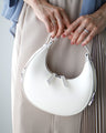 Lightweight and stylish! A moon-shaped mini shoulder bag that can be worn like an accessory