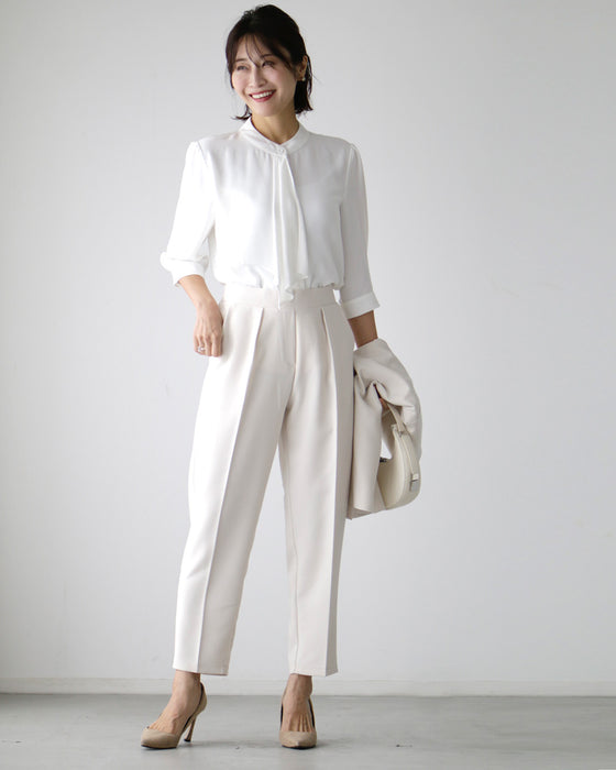 The long-awaited 3/4 sleeves are here! A bowtie blouse that looks neat and not cute