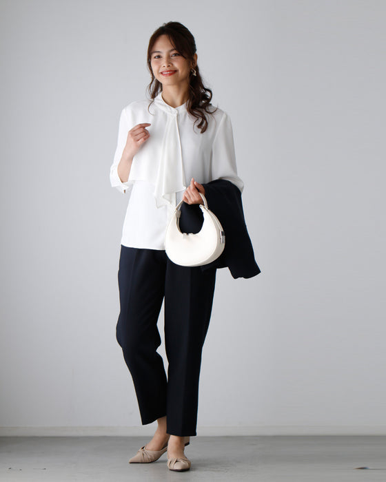 [Outlet, no returns or exchanges] [50% OFF] The long-awaited 3/4 sleeves are here! A bowtie blouse that looks neat but not cute