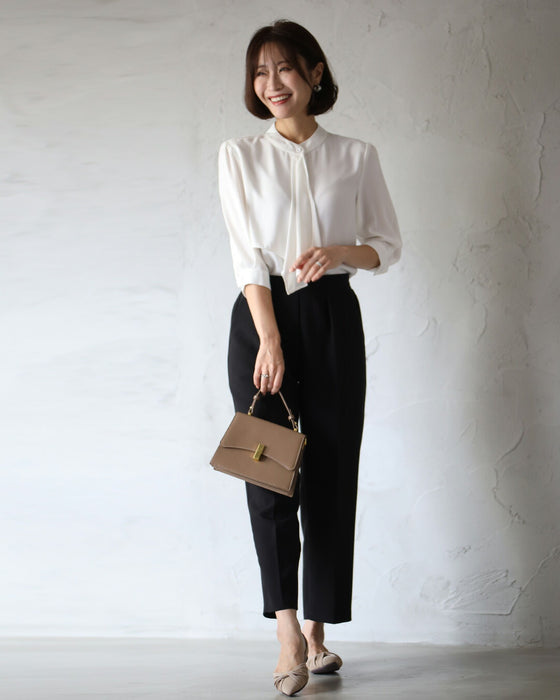 [Outlet, no returns or exchanges] [50% OFF] The long-awaited 3/4 sleeves are here! A bowtie blouse that looks neat but not cute