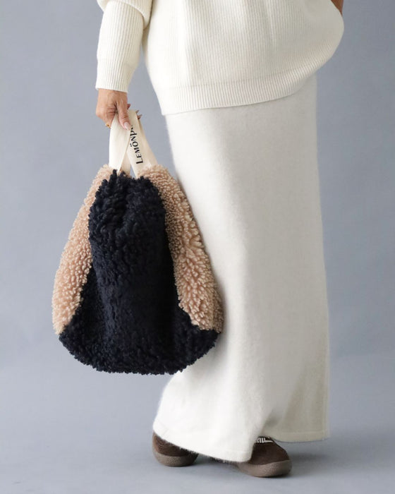 ラク×きれいを両立。大人のニットスカート。