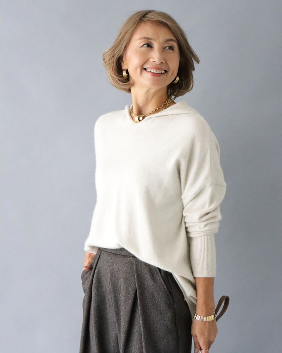 一枚でこなれる、“きれいめリラックス”ニット。