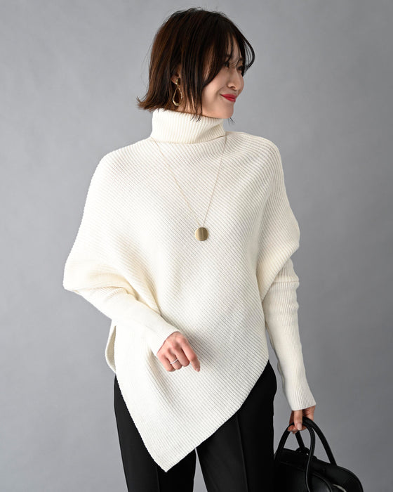 どんなボトムにも合う！1枚で細見えアシンメトリーニット