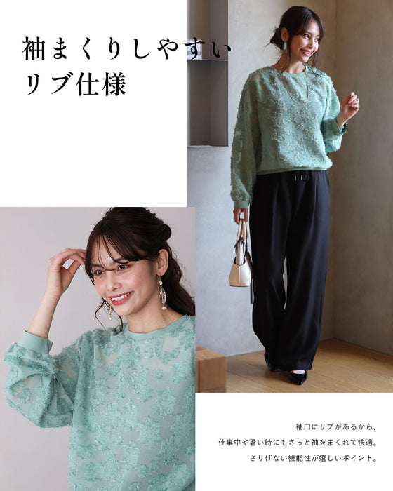 コーデが華やぐ 大人のシアー感 透け花柄トップス