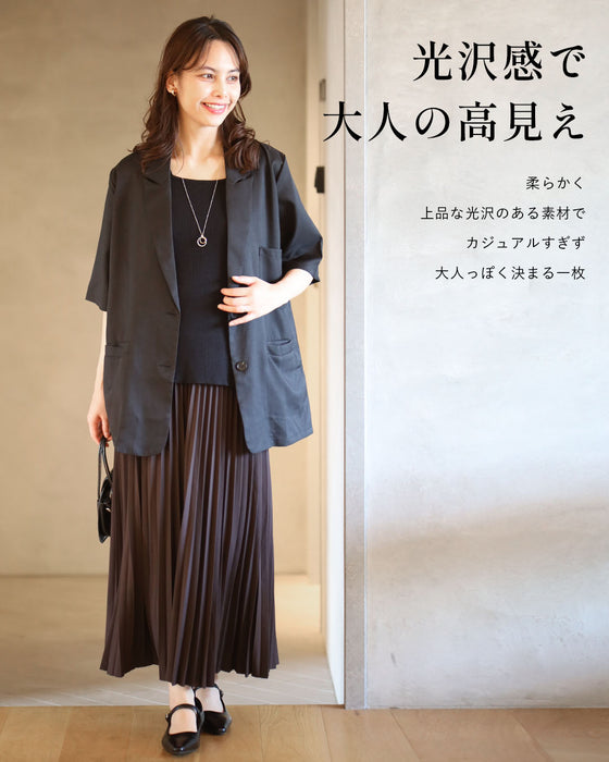 可愛すぎない深色で大人に プリーツスカート