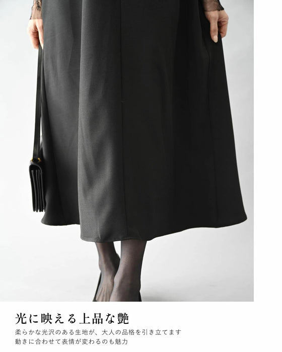 前に立つ日に きちんと上品見え 花コサージュドレス