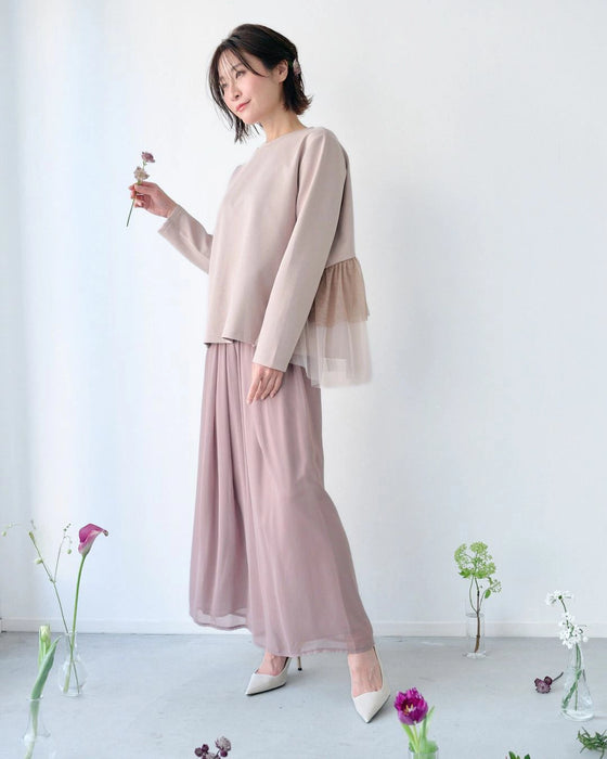 前はシンプル 後ろで 華やぐ 映えトップス